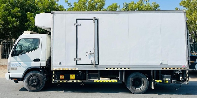 Chiller & Freezer Trucks with Tail Lift